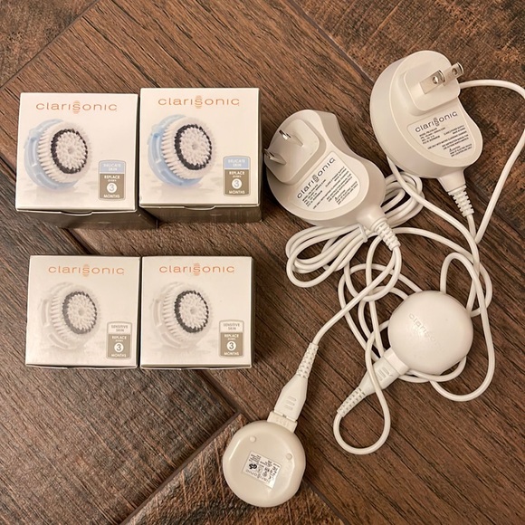 Clarisonic Skincare Clarisonic Replacement Brush Heads And Chargers